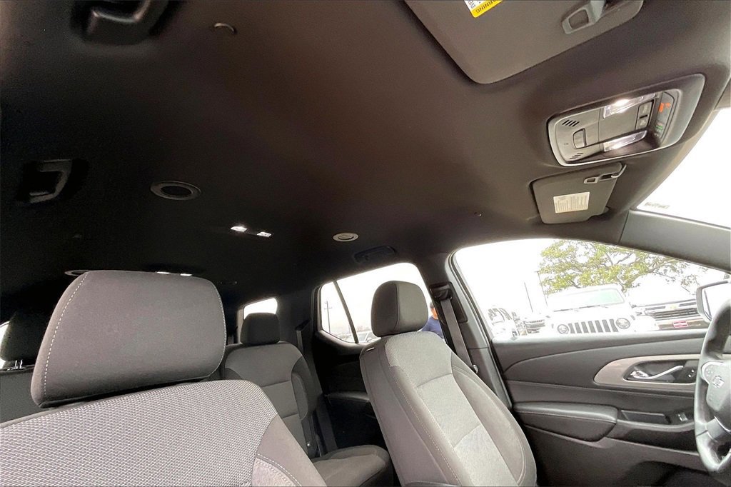 Used 2023 Chevrolet Traverse LT image 28
