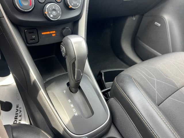 Used 2019 Chevrolet Trax LT w/ Sun & Sound Package FWD image 16