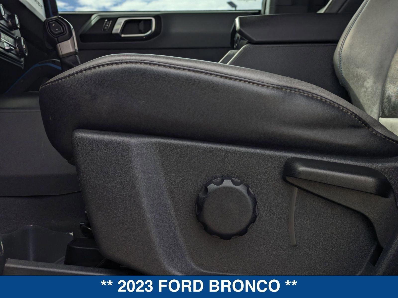 Certified 2023 Ford Bronco Black Diamond image 22