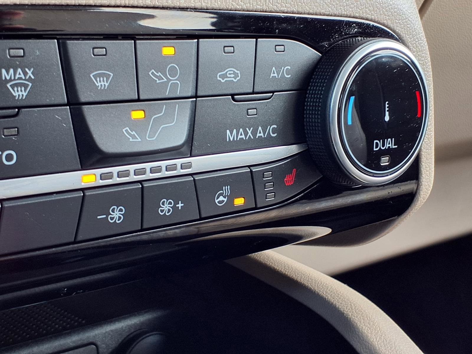 Certified 2022 Ford Escape SEL image 8