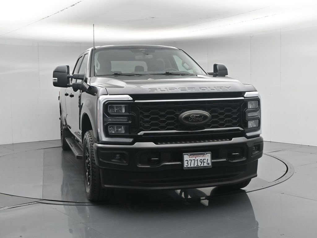 Certified 2025 Ford F350 Lariat w/ Black Appearance Package AWD/4WD image 59