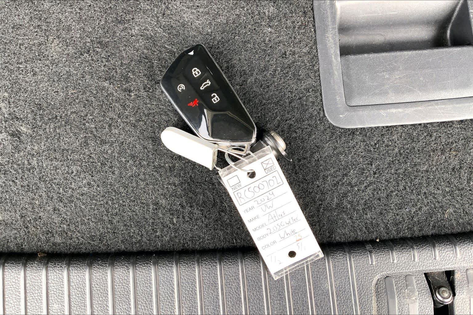 Used 2024 Volkswagen Atlas SE FWD image 15