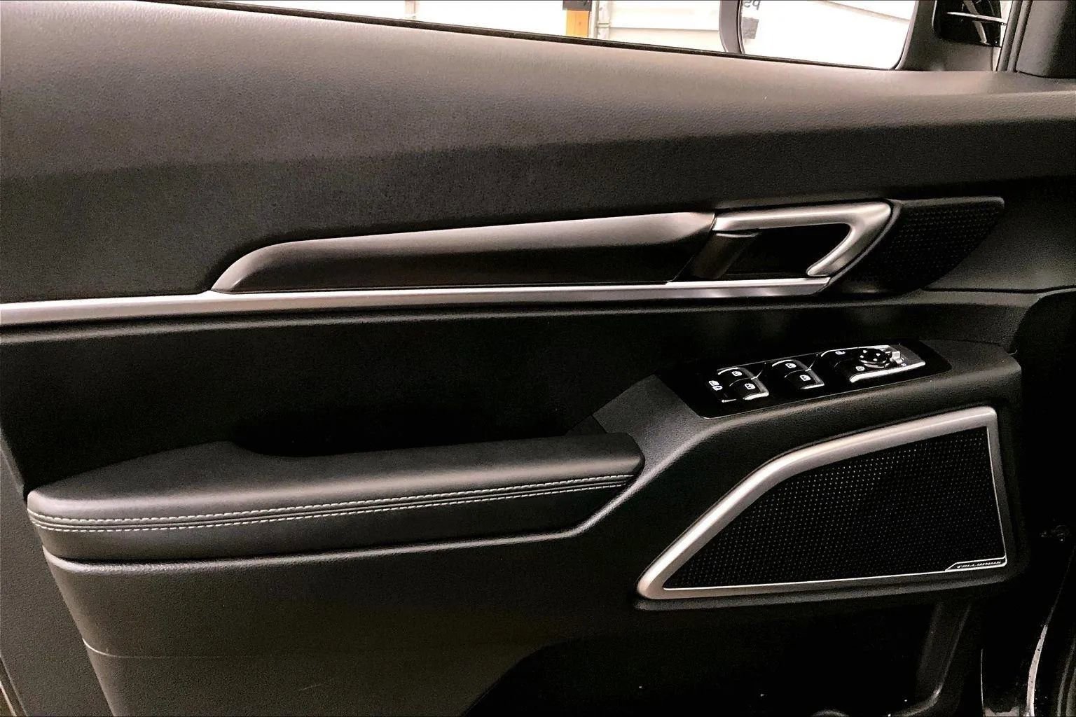 Used 2025 Kia Telluride S image 22