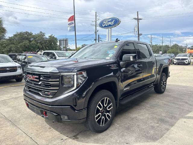Used 2024 GMC Sierra 1500 AT4 w/ Technology Package AWD/4WD image 3