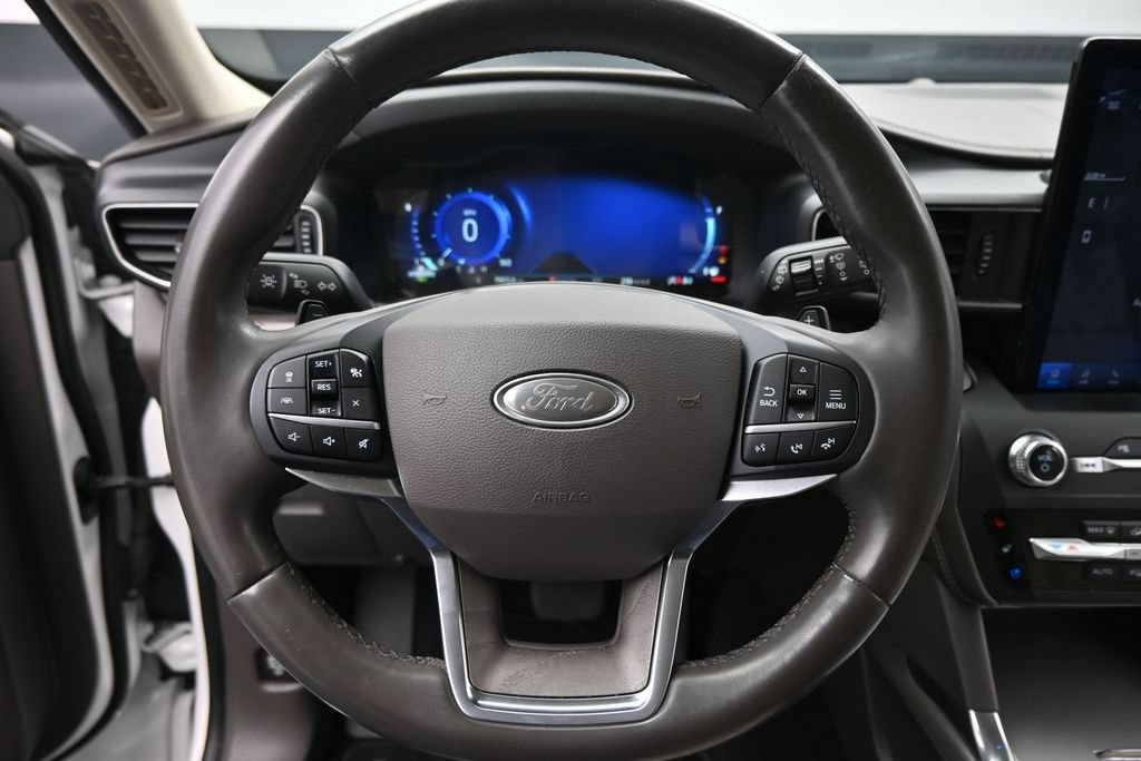 Certified 2020 Ford Explorer Platinum w/ Premium Technology Package AWD/4WD image 15