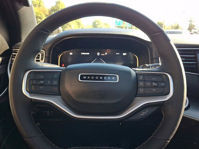 Used 2025 Jeep Wagoneer 4WD w/ Premium Group I image 21