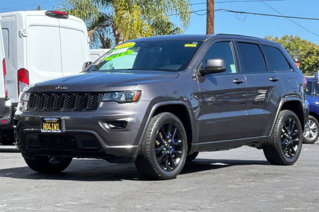 Used 2019 Jeep Grand Cherokee Altitude AWD/4WD image 32