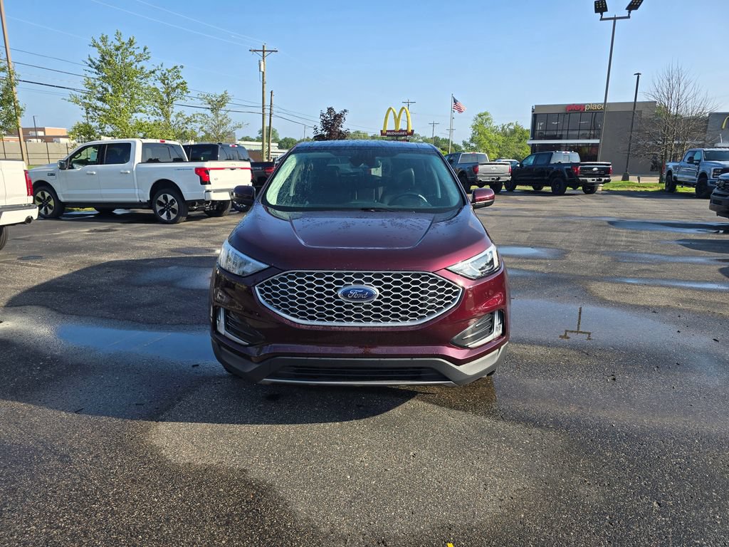 Certified 2023 Ford Edge SEL w/ Convenience Package AWD/4WD image 4