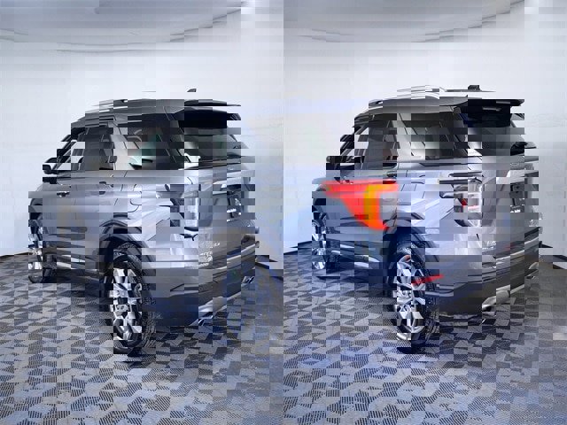 Certified 2023 Ford Explorer Limited w/ Equipment Group 301A image 6