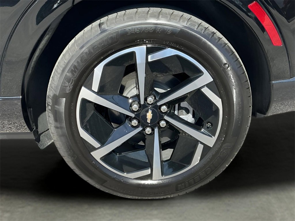 Used 2025 Chevrolet Equinox EV LT image 27