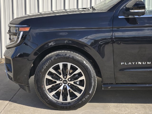 Certified 2025 Ford Expedition Platinum AWD/4WD image 11