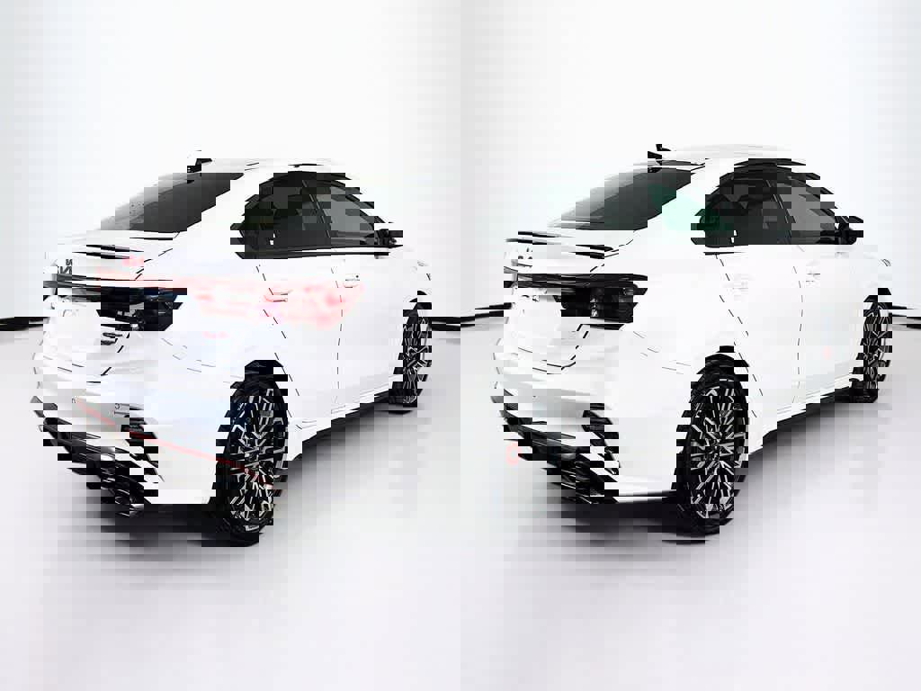 Used 2023 Kia Forte GT image 5