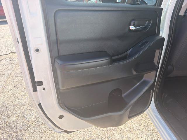 Used 2025 Nissan Frontier SV RWD image 22