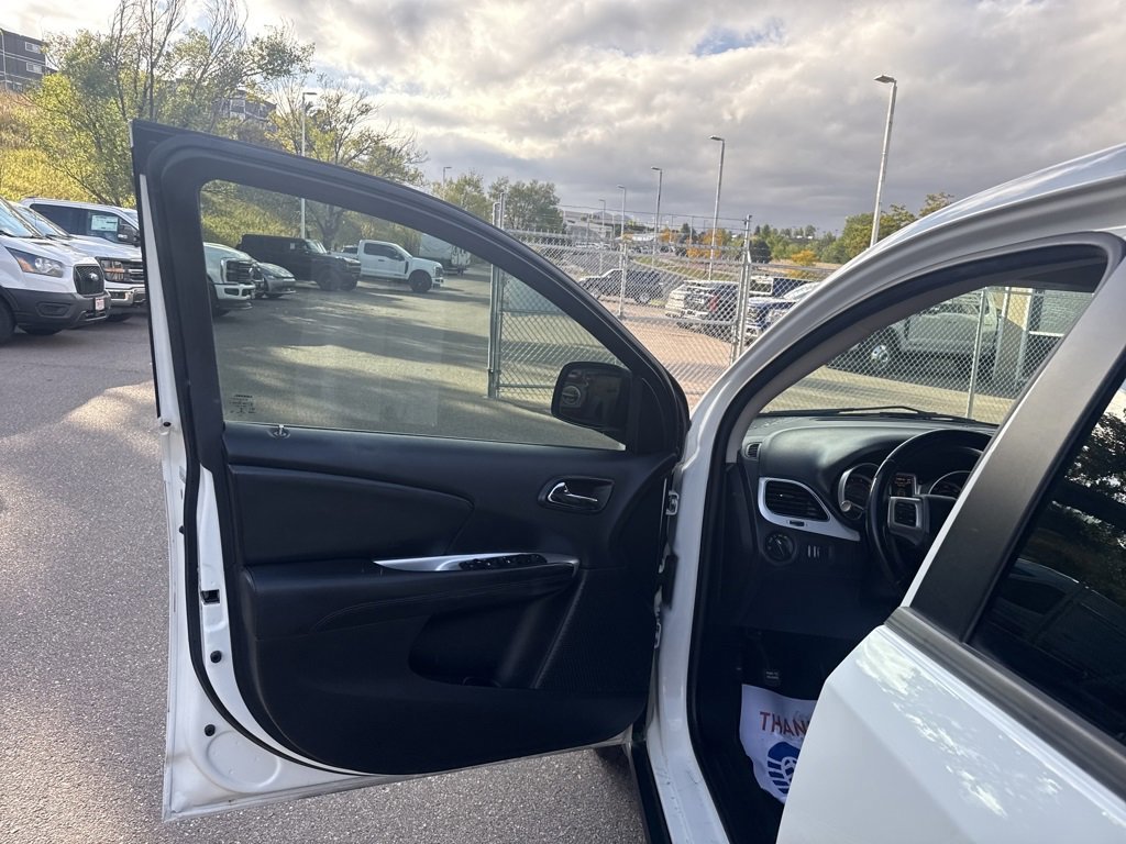 Used 2020 Dodge Journey SE w/ SE Popular Equipment Group image 9