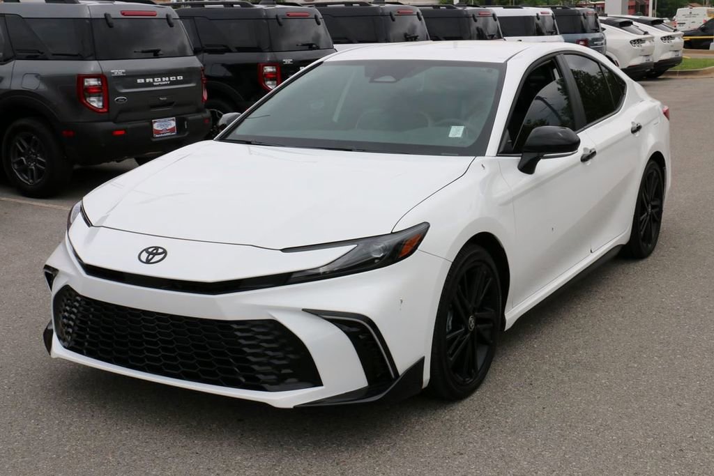 Used 2026 Toyota Camry XLE w/ Convenience Package image 2