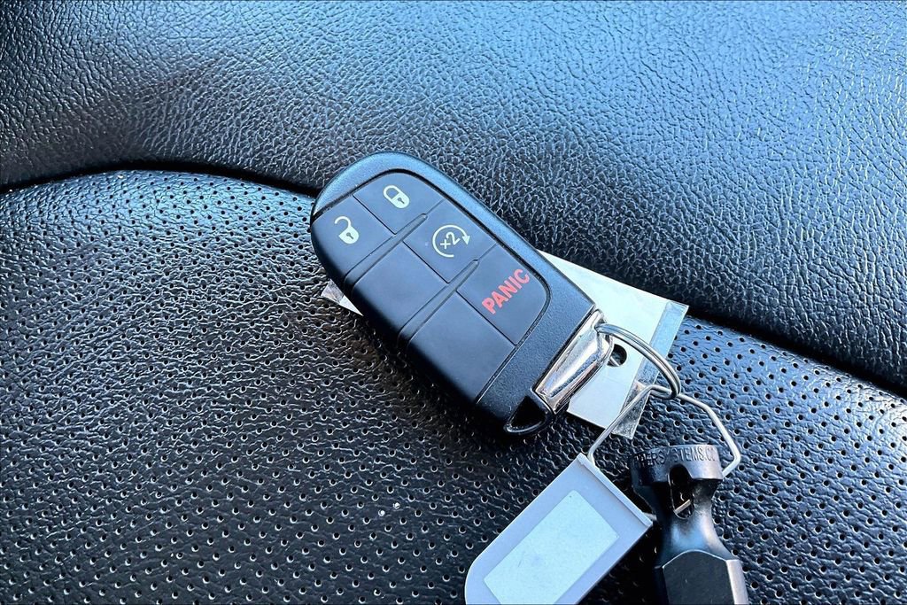 Used 2022 Jeep Compass Limited image 13