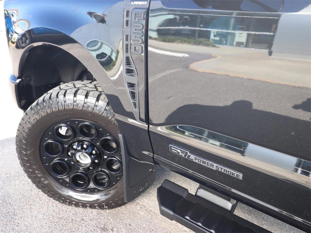 Certified 2024 Ford F250 Lariat w/ Black Appearance Package image 9