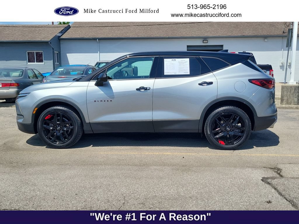 Used 2023 Chevrolet Blazer LT AWD/4WD image 2