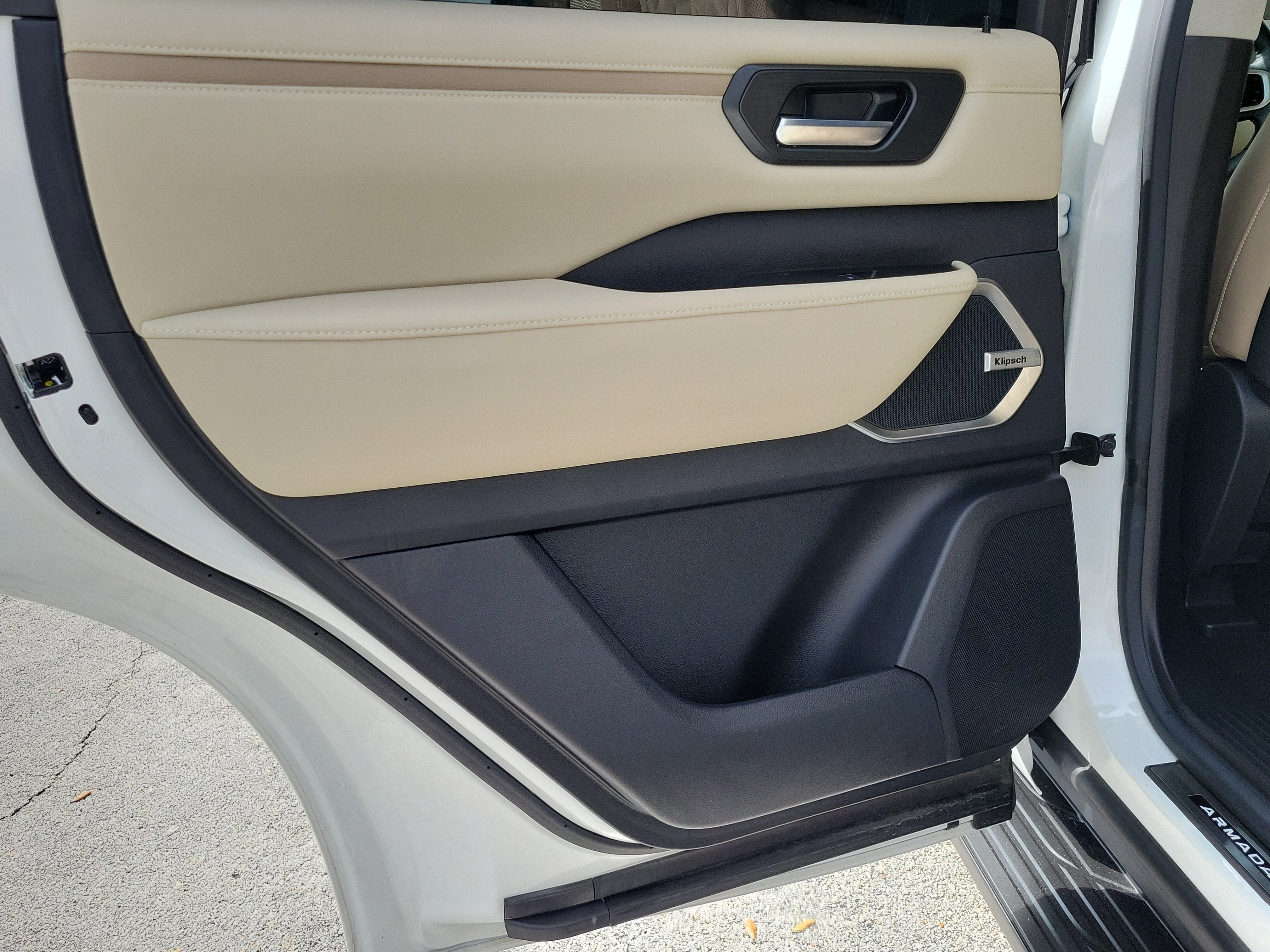 Used 2026 Nissan Armada Platinum w/ Convenience Package RWD image 11