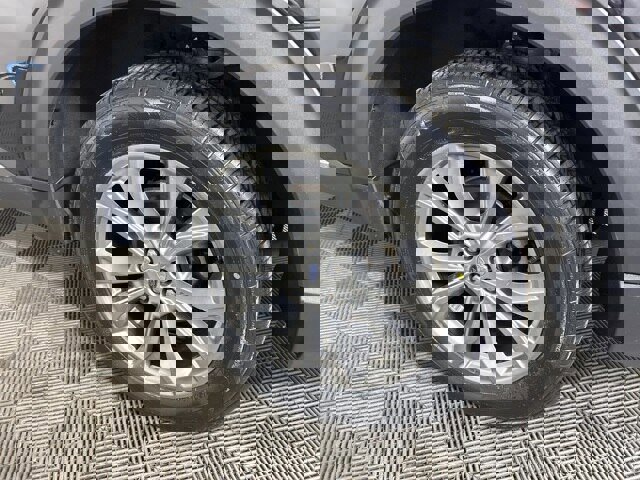 Certified 2023 Ford Explorer Limited w/ Limited Technology Package image 8