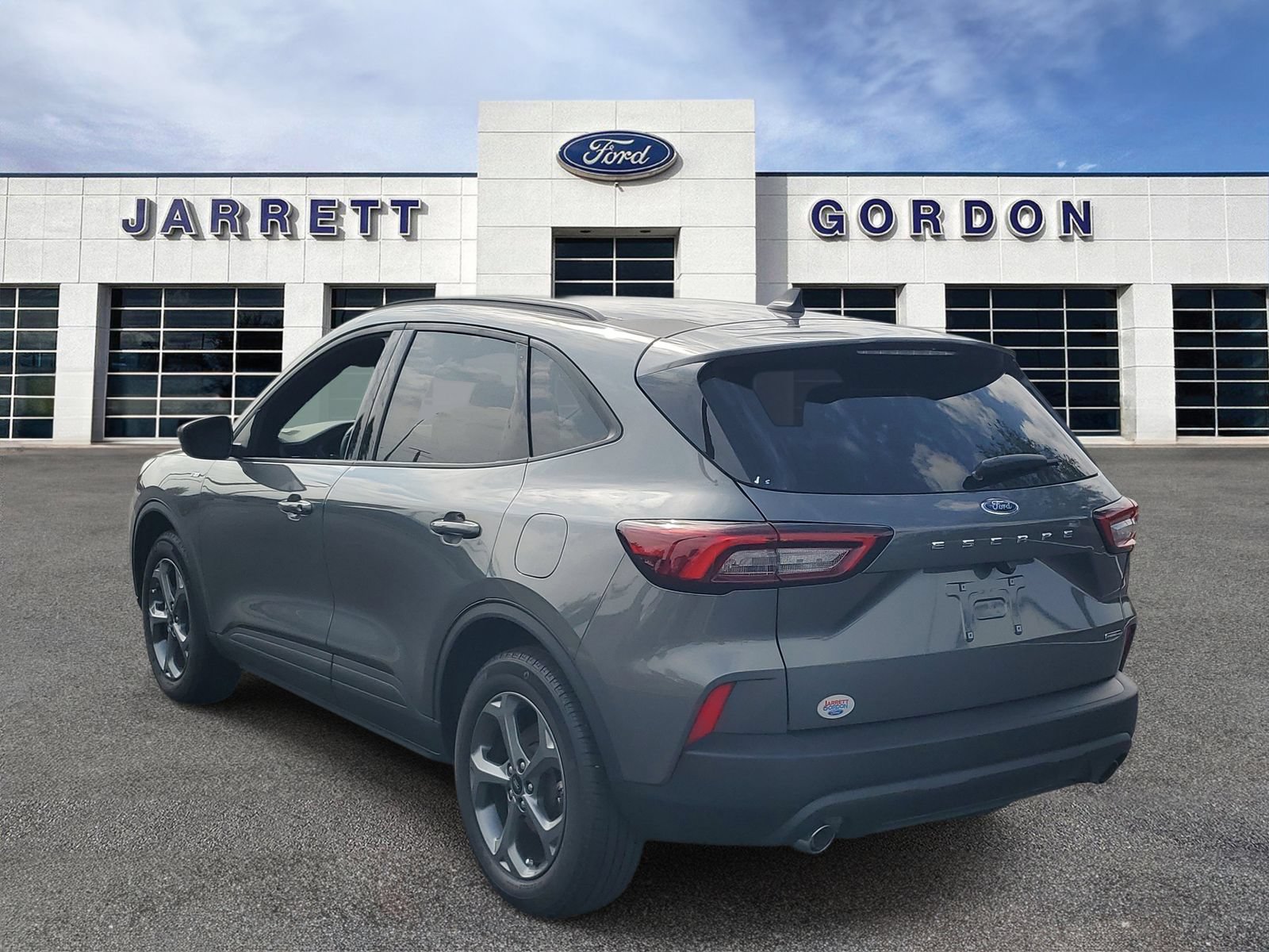 Certified 2025 Ford Escape ST-Line Select AWD/4WD image 3