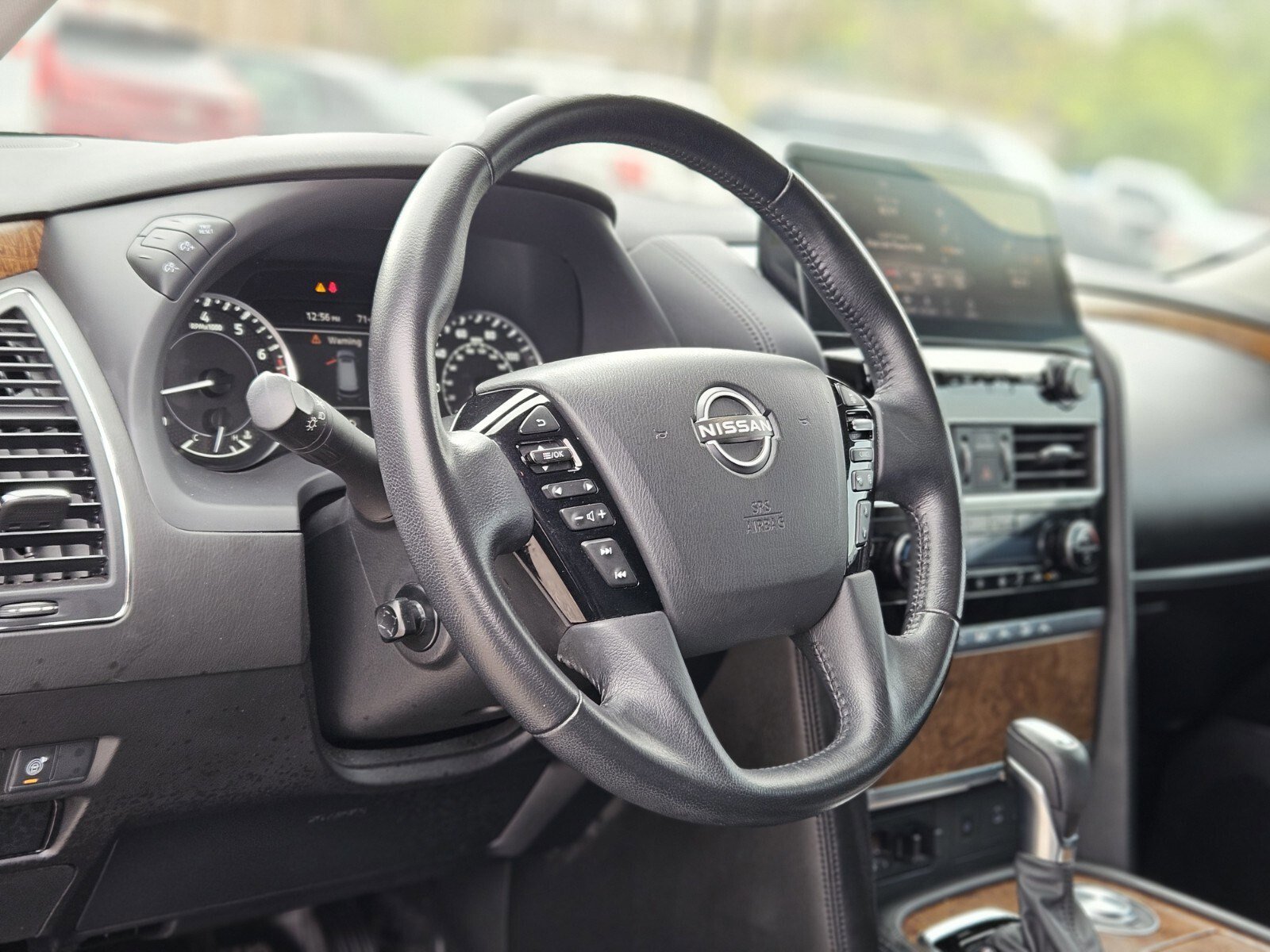 Used 2022 Nissan Armada SL w/ Captain's Chairs Package image 20