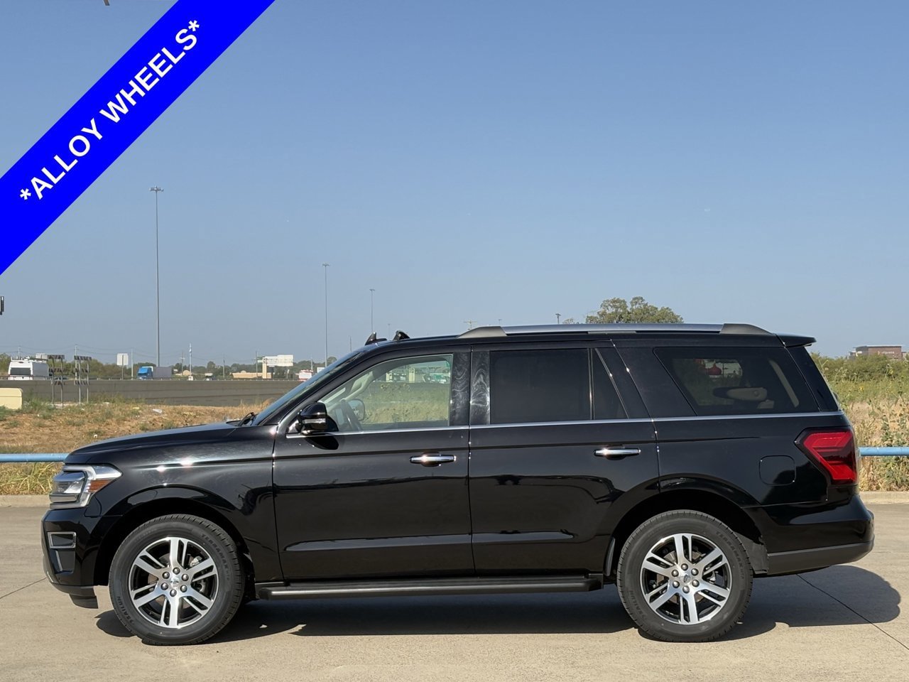 Certified 2024 Ford Expedition Limited RWD image 3