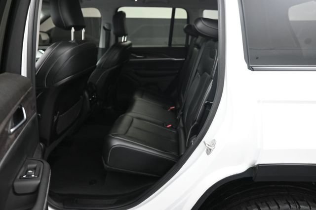 Used 2023 Jeep Grand Cherokee Limited w/ Black Appearance Package AWD/4WD image 20