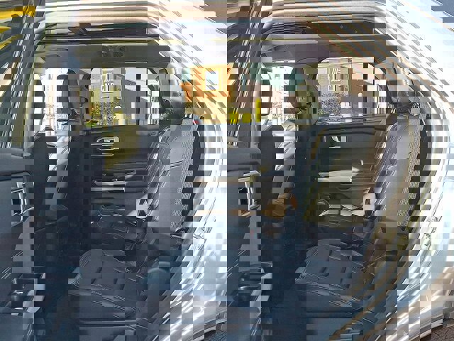 Certified 2024 Ford Explorer XLT w/ Equipment Group 202A image 25