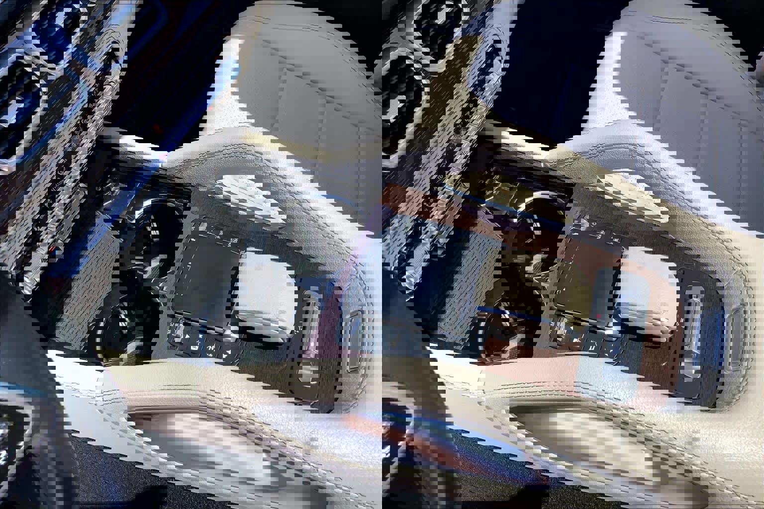 Used 2023 Mercedes-Benz GLS 450 4MATIC image 17