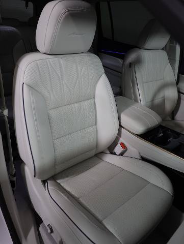 Used 2025 Buick Enclave Avenir w/ Trailering Package, 5000 lbs. AWD/4WD image 9