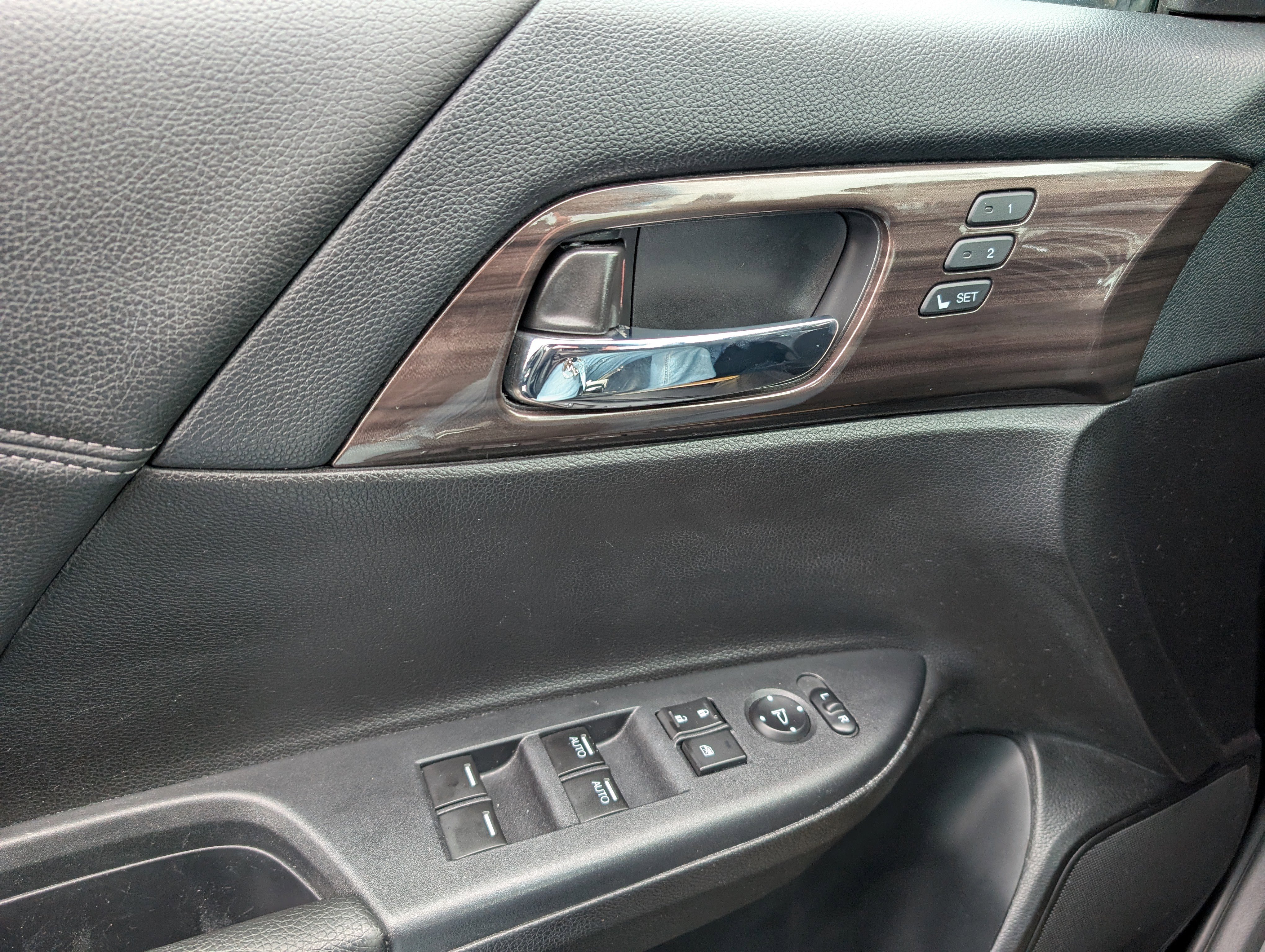 Used 2017 Honda Accord EX-L image 17