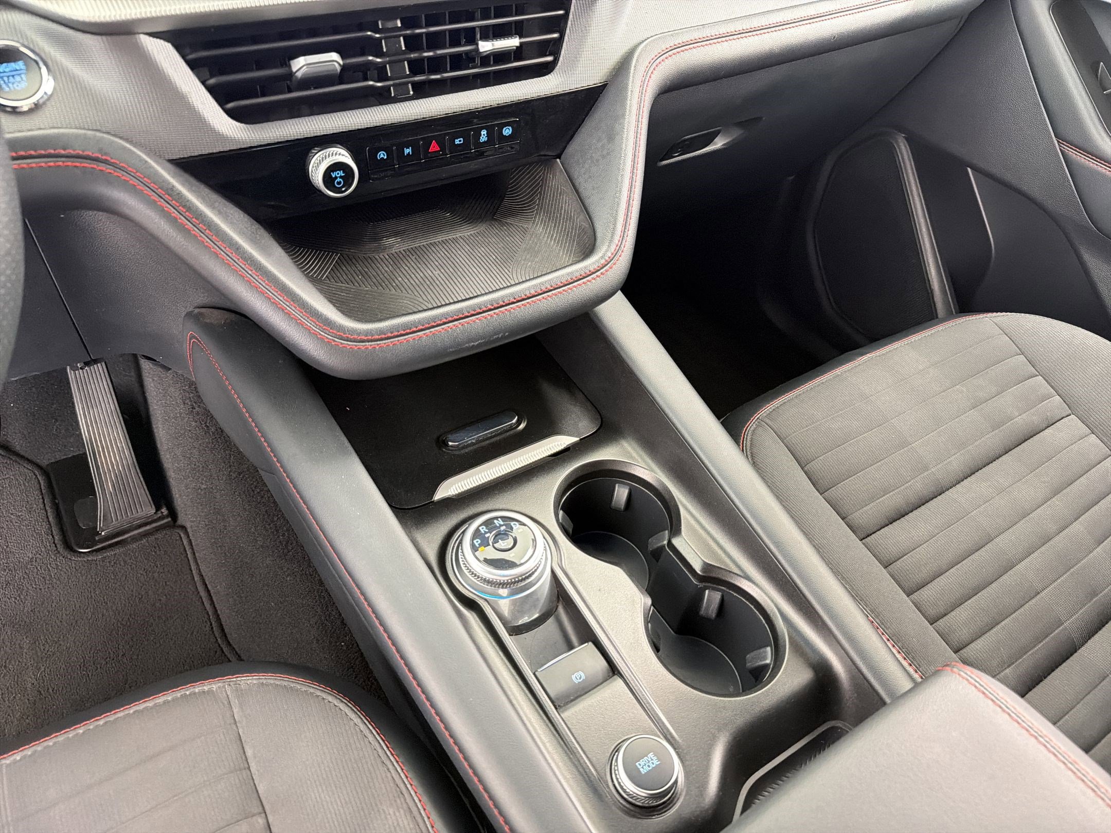 Certified 2025 Ford Explorer ST-Line w/ ST-Line Street Pack image 23