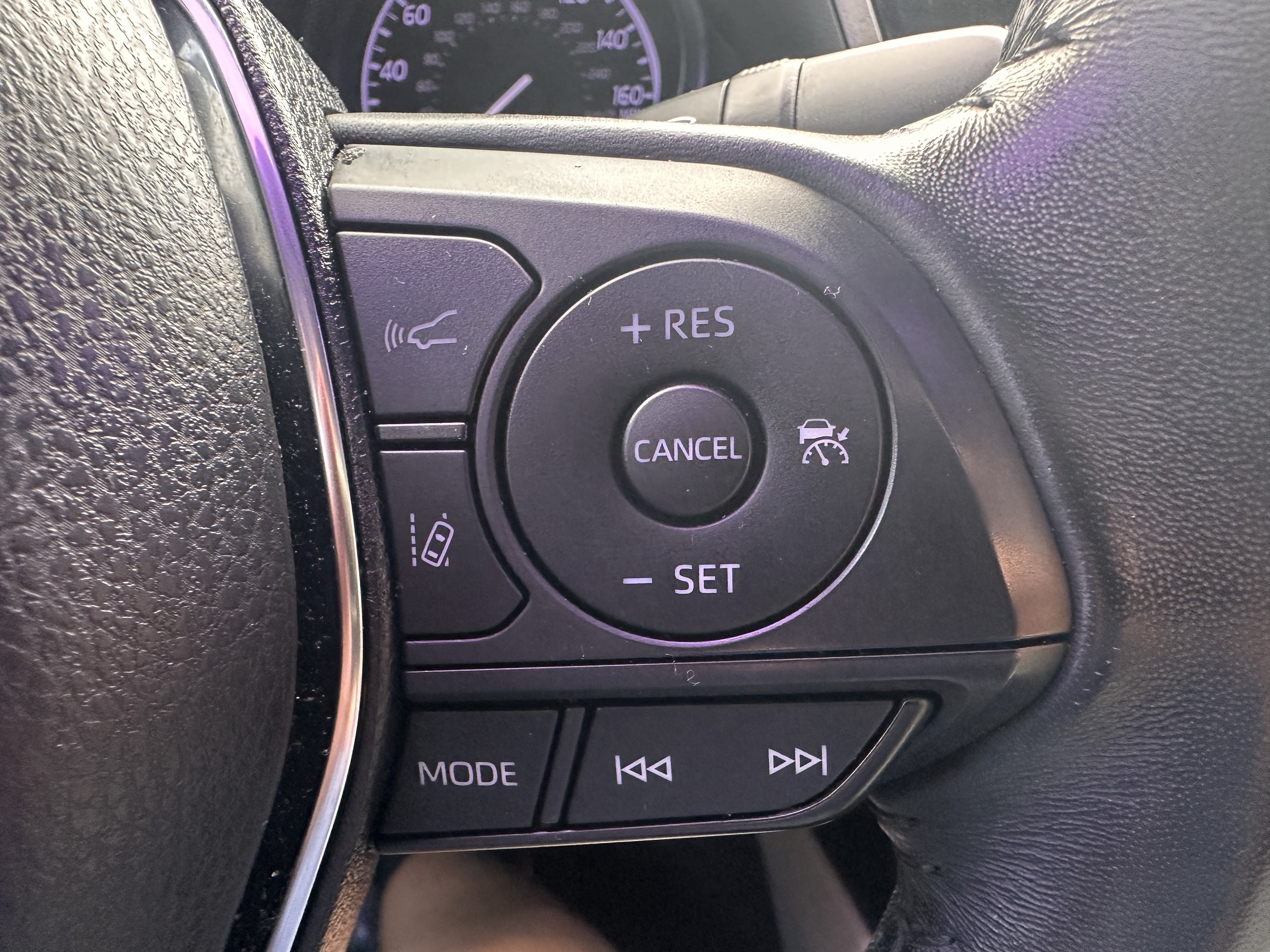 Used 2019 Toyota Camry SE w/ Convenience Package FWD image 22
