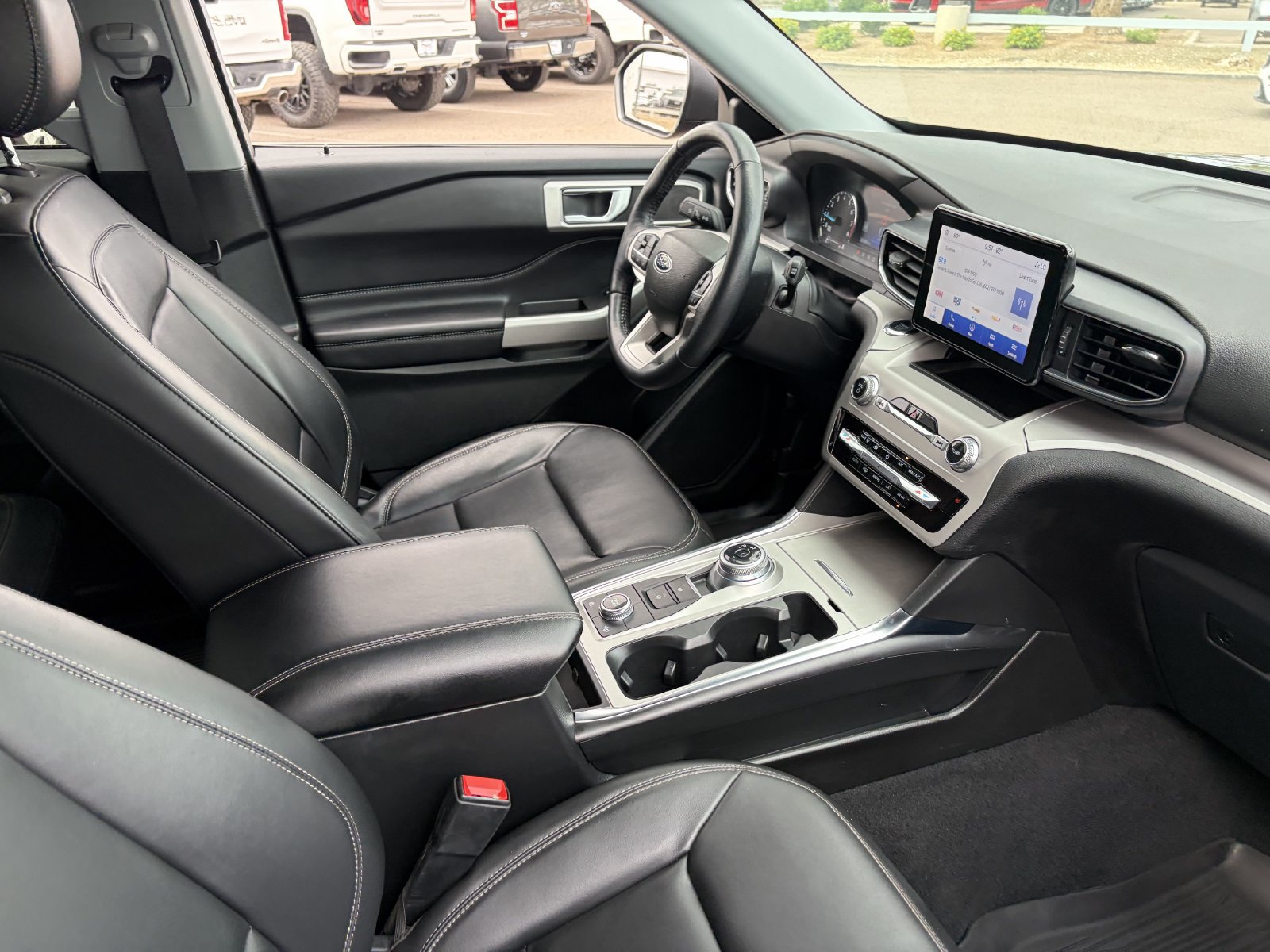 Certified 2023 Ford Explorer XLT w/ Equipment Group 202A AWD/4WD image 14