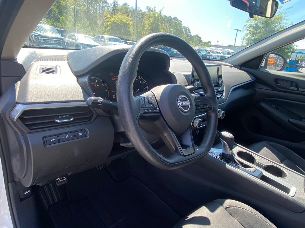 Used 2023 Nissan Altima 2.5 S FWD image 9