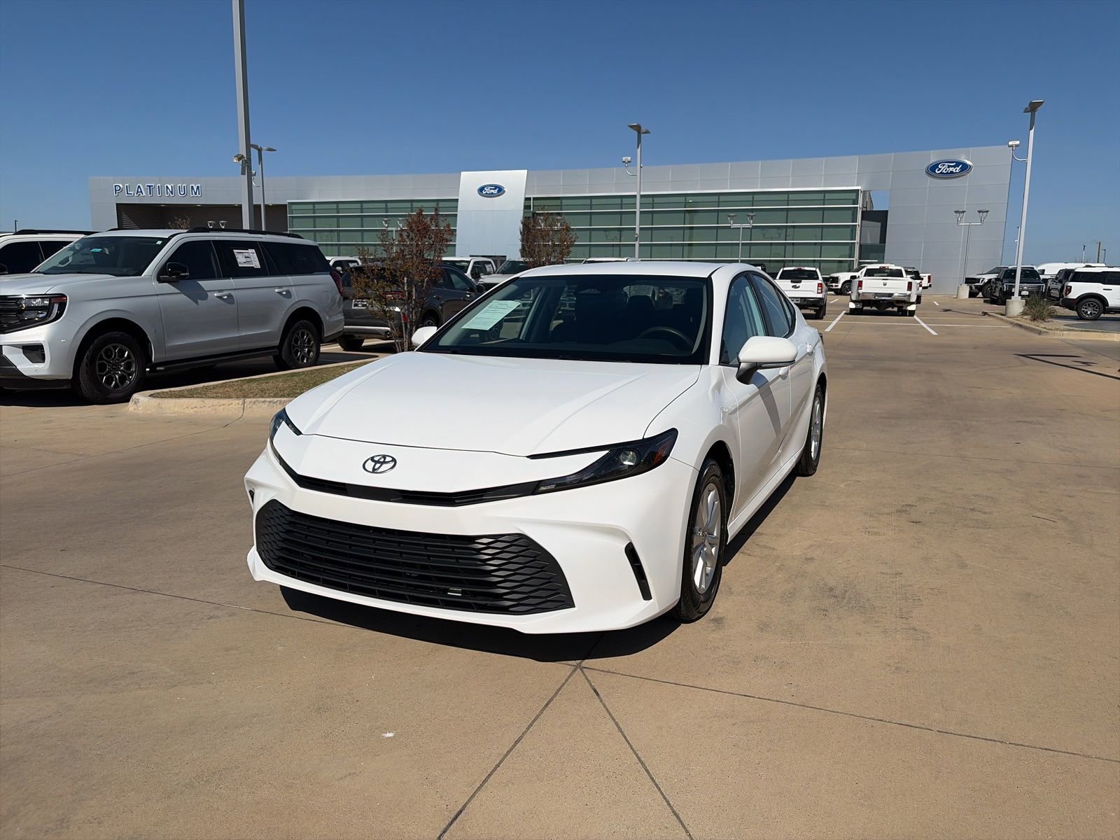 Used 2025 Toyota Camry LE image 2