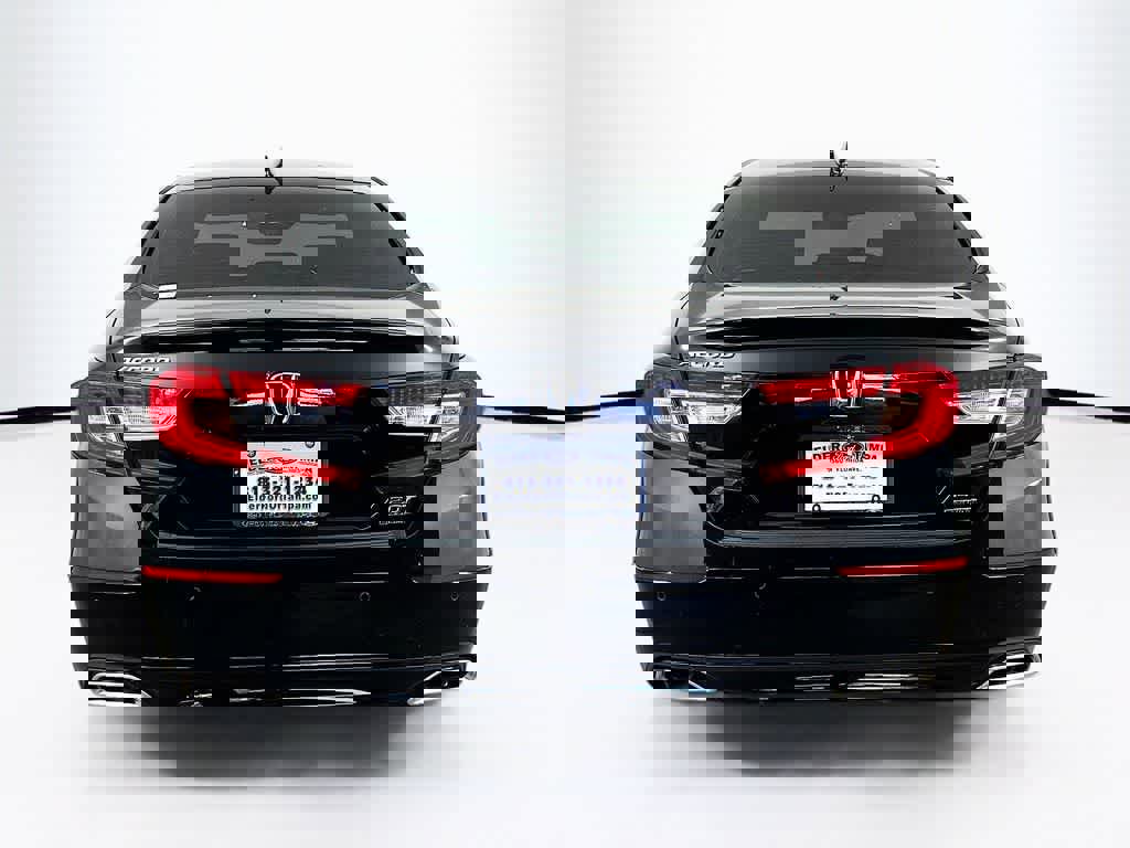 Used 2018 Honda Accord Touring image 5