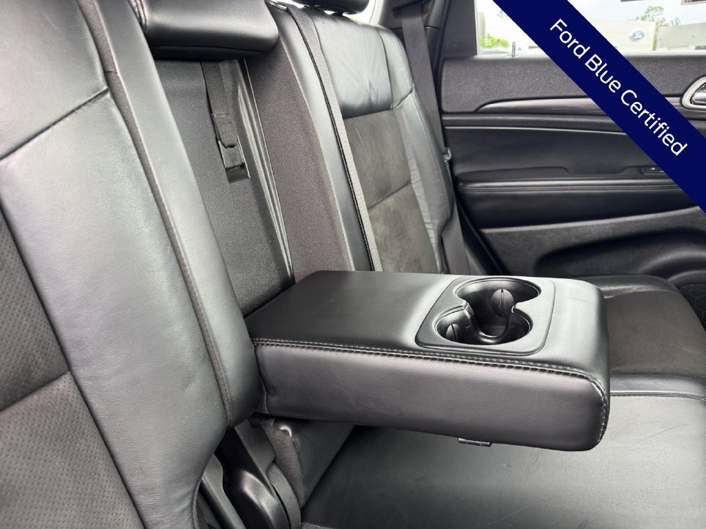 Used 2020 Jeep Grand Cherokee Altitude AWD/4WD image 31