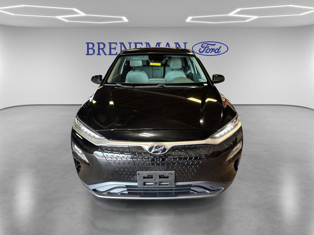 Used 2021 Hyundai Kona Limited w/ Cargo Package FWD image 2