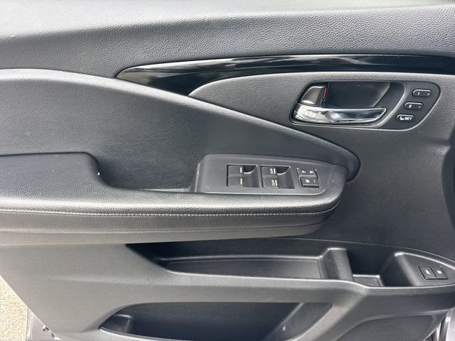 Used 2020 Honda Pilot Touring image 10