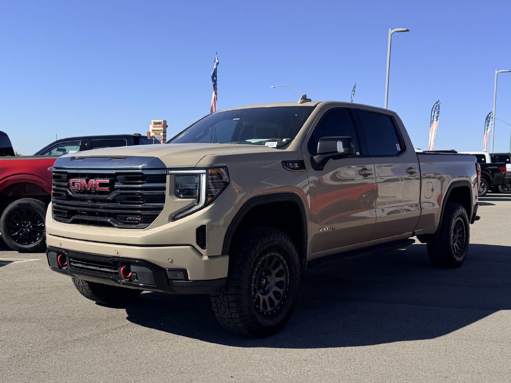 Used 2022 GMC Sierra 1500 AT4 w/ AT4 Premium Package AWD/4WD image 4