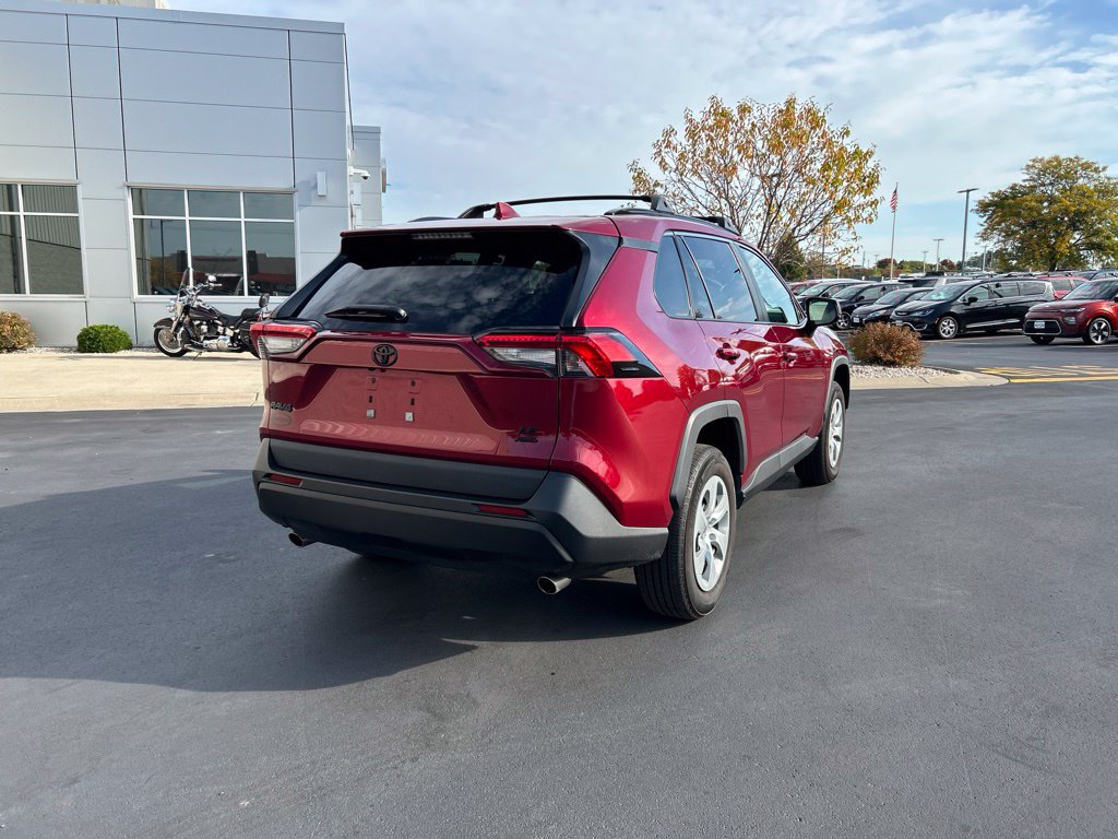 Used 2021 Toyota RAV4 LE AWD/4WD image 6