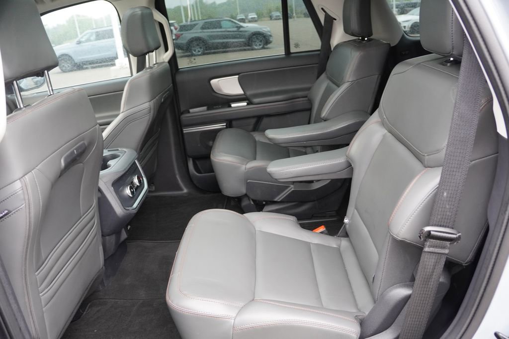 Certified 2025 Ford Expedition Active AWD/4WD image 18
