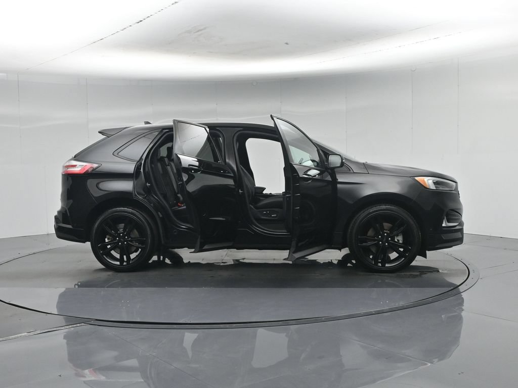 Certified 2019 Ford Edge ST w/ Equipment Group 401A AWD/4WD image 39