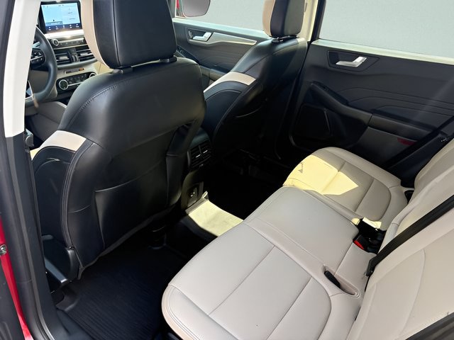Certified 2022 Ford Escape Titanium AWD/4WD image 5