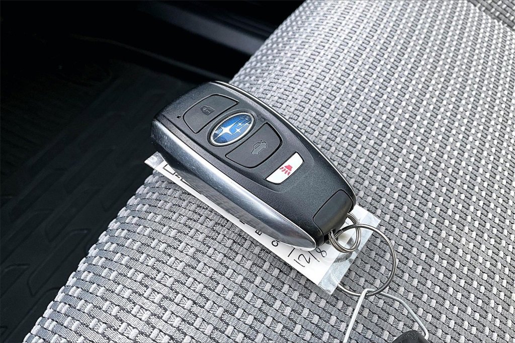 Used 2025 Subaru Outback Premium w/ Popular Package #1A image 11