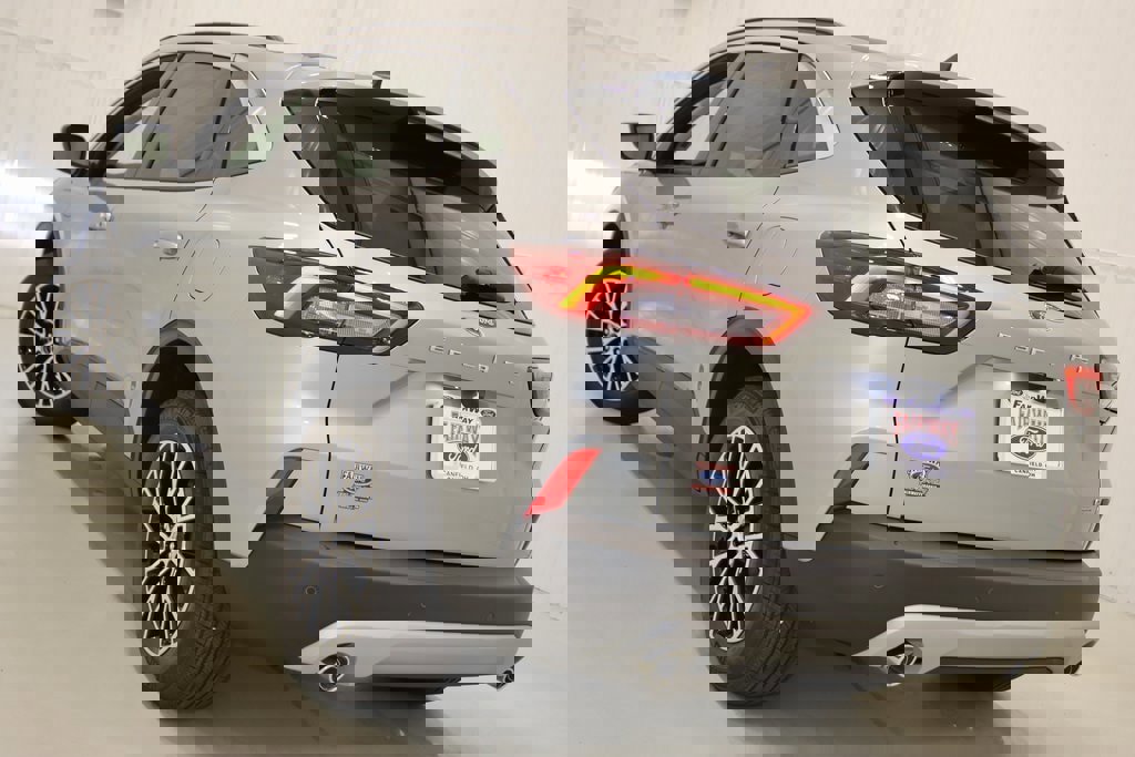 Certified 2024 Ford Escape SE image 8