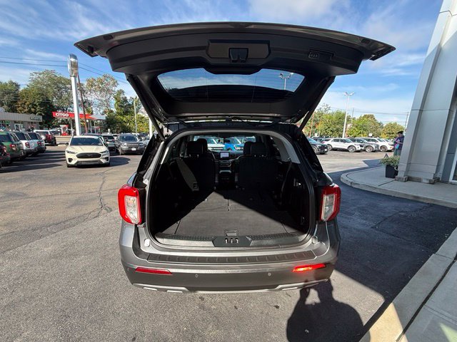 Certified 2021 Ford Explorer XLT w/ Equipment Group 202A AWD/4WD image 7