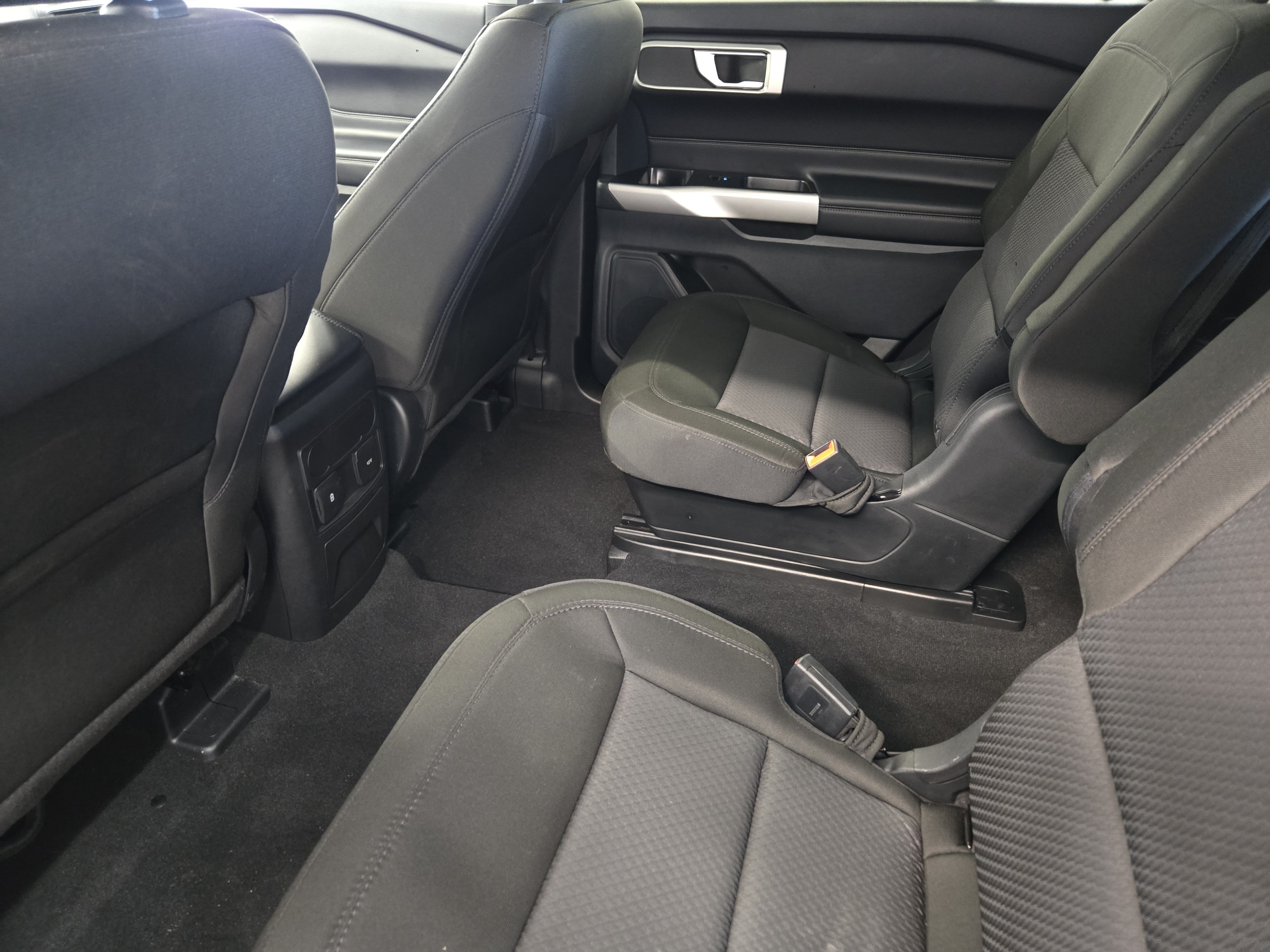 Certified 2023 Ford Explorer XLT RWD image 30